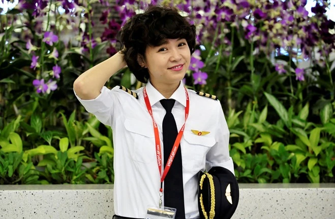 Ngắm nhan sắc dàn nữ phi công tài năng ở Việt Nam