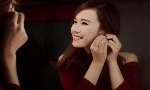Nữ sinh Nhân văn sở hữu nụ cười gây mê dân mạng