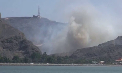 Khiếp sợ cảnh kho vũ khí phát nổ dữ dội