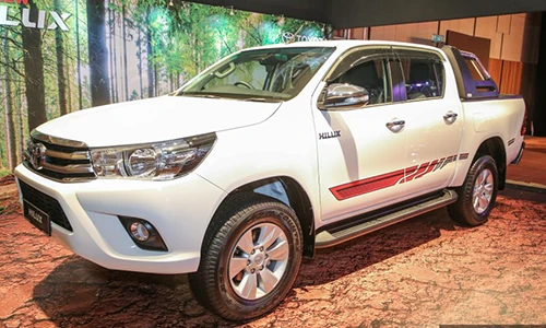 Cận cảnh Toyota Hilux 2.4G Limited Edition giá 643 triệu