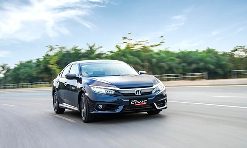Honda Civic mới giá 950 triệu “sốc hàng” đầu năm 2017