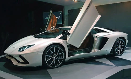 "Soi" Lamborghini Aventador S giá 9,2 tỷ tại Malaysia