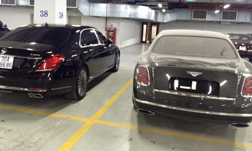 Bộ 3 siêu xe sang Bentley tiền tỷ “vứt xó” tại Hà Nội