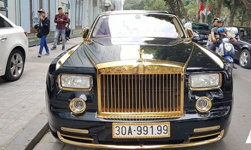 Rolls-Royce Phantom rồng mạ vàng 50 tỷ dạo phố Hà thành
