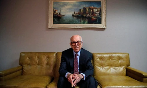 Túi tiền khủng của 5 tỷ phú già nhất thế giới