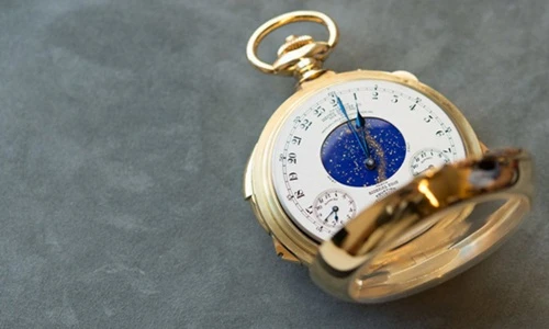 Tận mục đồng hồ cổ có giá ngang 50 siêu xe