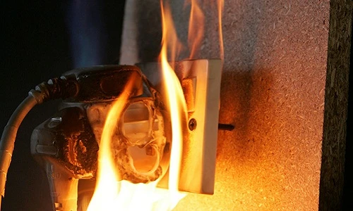 Những hiểu nhầm về thiết bị điện dễ gây cháy nổ cần tránh