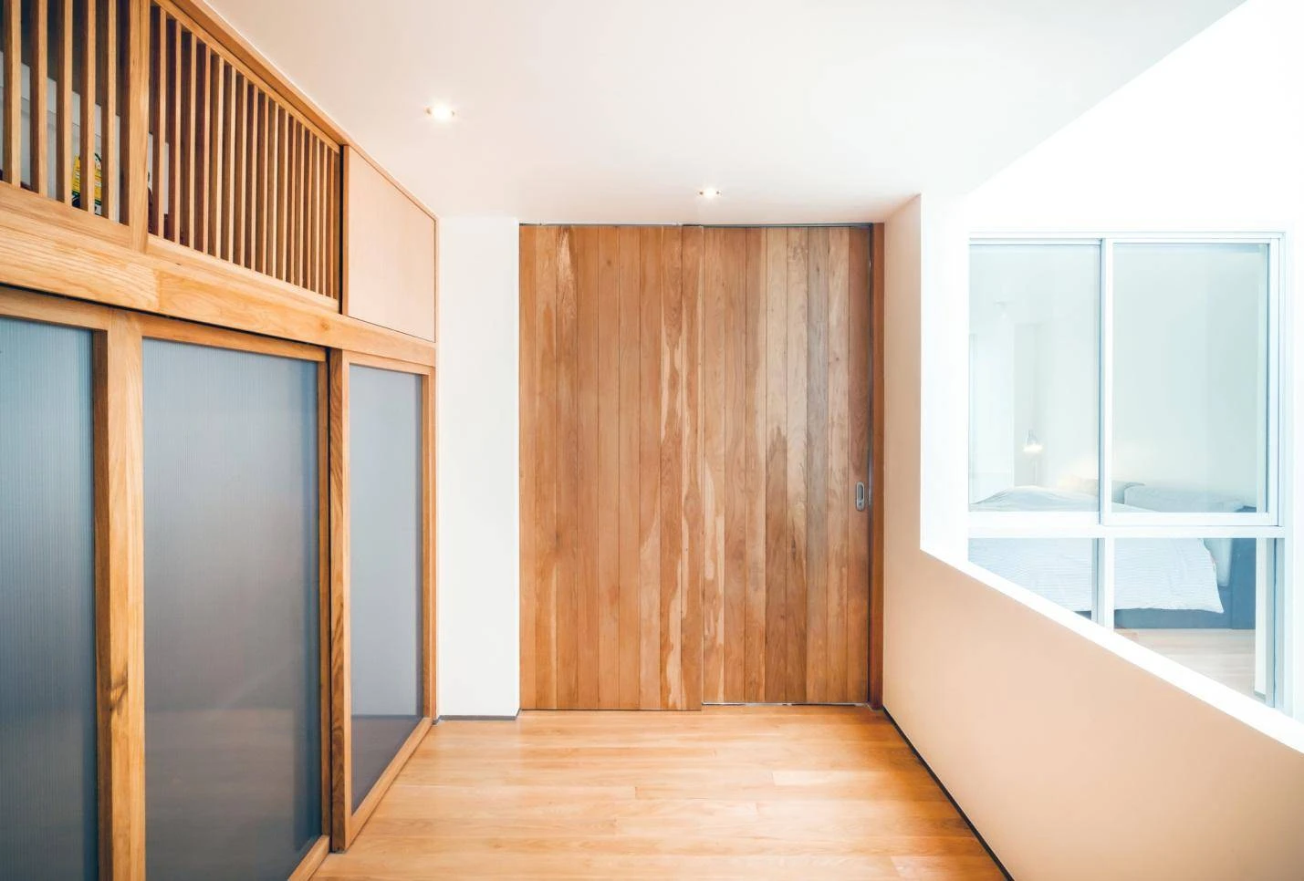 Ngôi nhà 30 năm tuổi ngập ánh sáng sau cải tạo