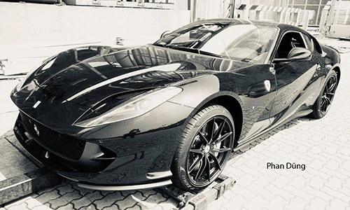 Đại gia Hải Phòng tậu siêu xe Ferrari 812 Superfast hơn 40 tỷ