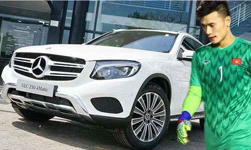 Thủ môn Bùi Tiến Dũng được tặng Mercedes GLC hơn 2 tỷ