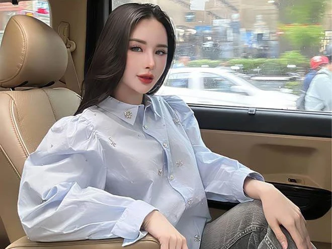 Ái nữ nhà đại gia đồng nát có lâu đài 70 tỷ lộ diện 