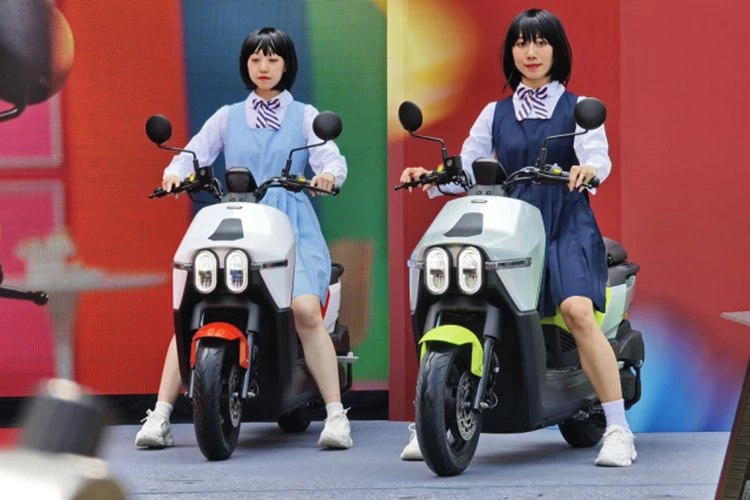 Xe tay ga Kymco Dollar thiết kế như Nobita, giá 66,9 triệu đồng