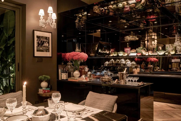 Nội thất xa hoa trong biệt thự triệu đô của NTK Thái Công