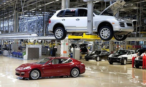 Porsche triệu hồi hơn 50.000 xe sang Panamera và Cayenne