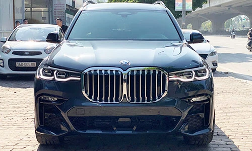 BMW X7 2019 "xách tay" rẻ hơn chính hãng 500 triệu đồng
