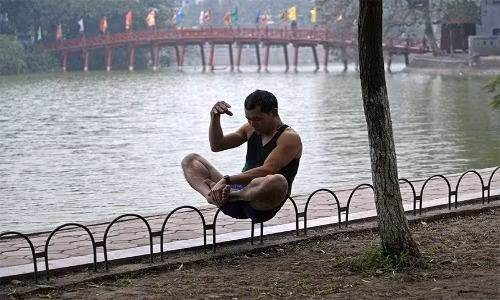 Dân mạng thích thú với hình ảnh người Hà Nội dậy muộn không bao giờ biết