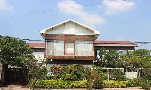 Hô biến 28 container thành biệt thự 2 tầng đẹp lung linh giữa Sài Gòn