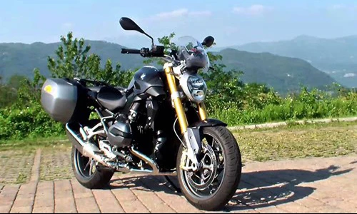 Môtô BMW R1200R giảm giá hơn 200 triệu tại Việt Nam