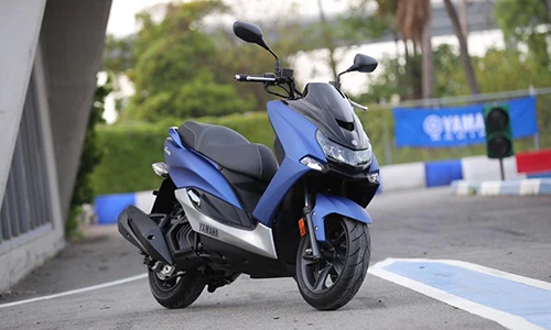 Yamaha ra mắt SMax 155 ABS giá 80 triệu "đấu" Honda PCX 