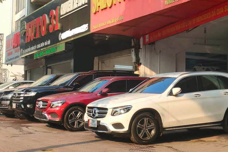 Những chiếc ôtô "sang chảnh" giá chỉ 300 triệu tại Việt Nam