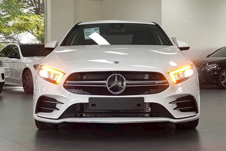 Mercedes-AMG A35 "sang chảnh" tại Việt Nam giảm sốc hơn 770 triệu