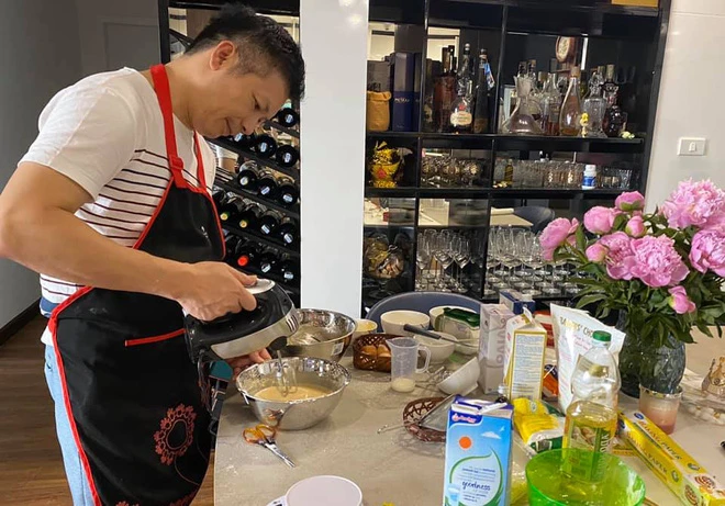 Những đại gia Việt chăm chỉ vào bếp, nấu ăn ngon như ngoài hành