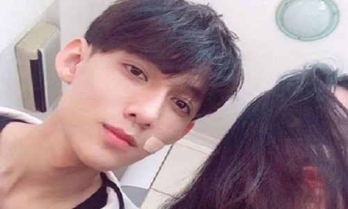 Nam sinh THPT chuyên Hạ Long đẹp trai như "nam thần"