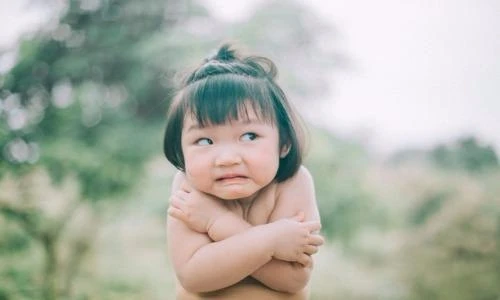 Cô bé má phúng phính và bộ ảnh biểu cảm quá đáng yêu