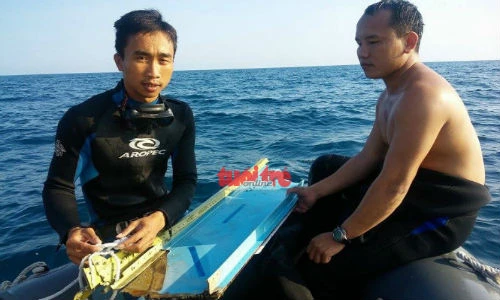 Cận cảnh mảnh vỡ máy bay Su-22 vừa vớt được