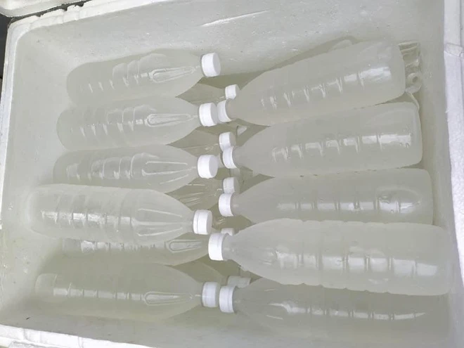 Sự thật nước dừa tươi siêu rẻ bán tràn lan chợ mạng