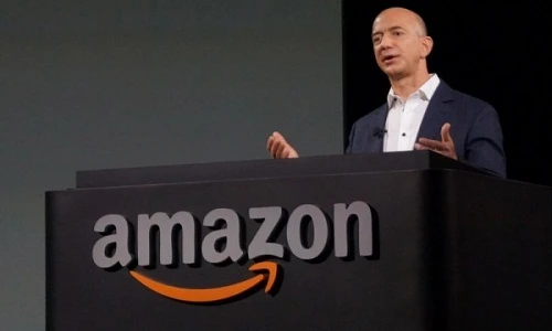Chân dung ông chủ Amazon soán ngôi Bill Gates vài giờ