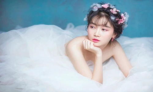 Vẻ đẹp thoát tục của mỹ nữ 9X được ví như thần tiên