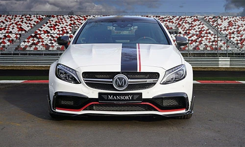 Mercedes-AMG C63 "biến hình" xe đua nhờ hãng độ Mansory 
