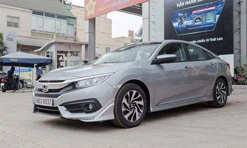 Kia Cerato và Honda Civic bản "rút gọn" đắt hàng nhờ giá rẻ