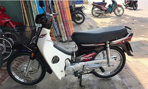 Honda Dream “đắp chiếu” 18 năm bán hơn 200 triệu 