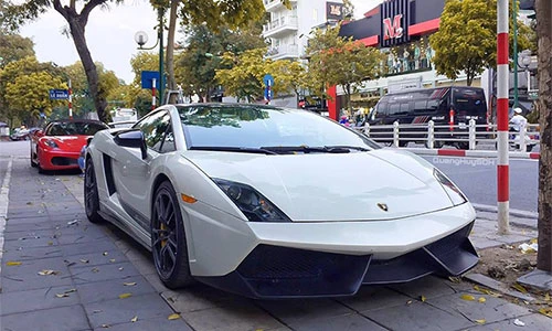 Siêu xe Lamborghini Gallardo "lột xác" tại Hà Nội sau cháy