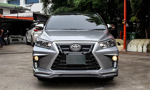 Toyota Innova độ xe sang Lexus chưa đầy trăm triệu tại Hà Nội