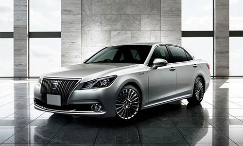 “Xe bộ trưởng” Toyota Crown 2018 có giá từ 944 triệu đồng