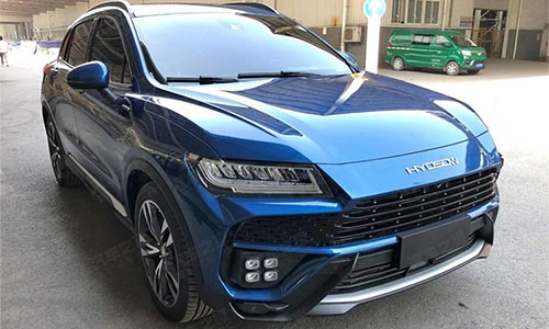 Lamborghini Urus giá hơn 300 triệu đồng tại Trung Quốc lăn bánh
