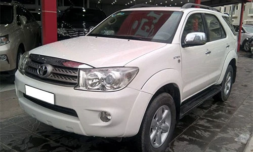Dùng chán, Toyota Fortuner 2010 vẫn thét giá 655 triệu ở Hà Nội