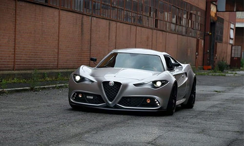 Siêu xe Alfa Romeo 4C “lột xác” độc đáo nhờ thân rộng 