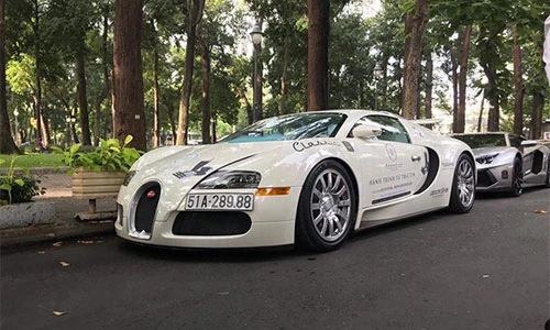 Đặng Lê Nguyên Vũ “show hàng” dàn siêu xe trăm tỷ xuyên Việt