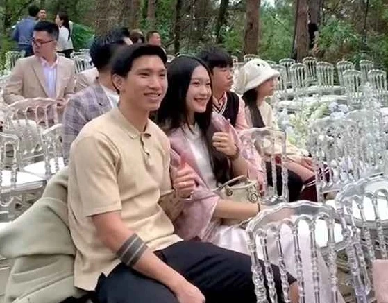 Bà xã Đoàn Văn Hậu đáp trả tin đồn phẫu thuật thẩm mỹ ra sao?