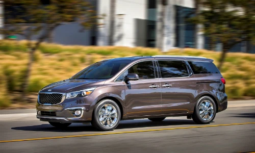 Kia Sedona 8 chỗ ra mắt giá từ 550 triệu đồng
