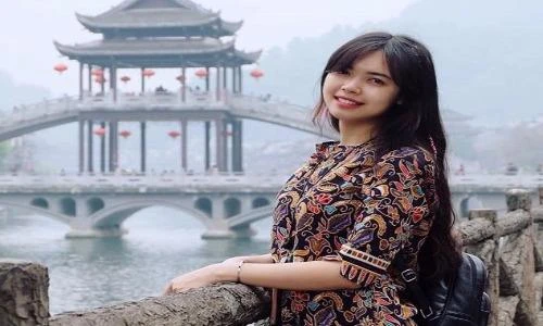 Nữ giảng viên ĐH Xây dựng xinh như hot girl gây sốt 