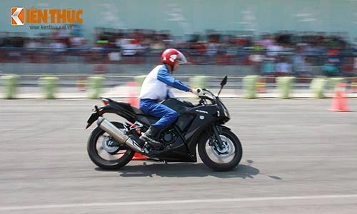 Cận cảnh Honda CBR300R chính hãng tại Việt Nam