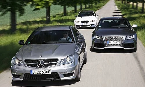 Mercedes-Benz cho BMW “ngửi khói” trong tháng 1/2016