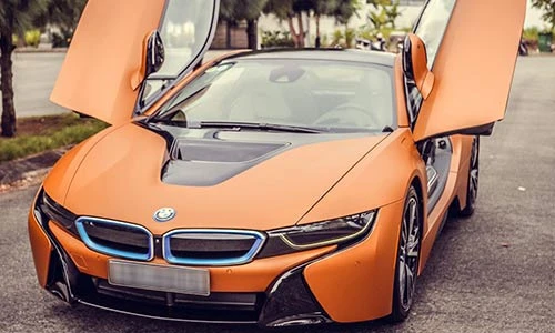 Cặp siêu xe BMW i8 "show hàng" tại Đà Nẵng