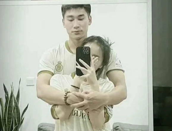 Bạn gái Nhâm Mạnh Dũng tài sắc vẹn toàn gây thương nhớ