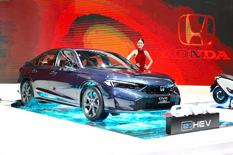 Chi tiết Honda Civic 2025 tại Việt Nam, cao nhất 999 triệu đồng